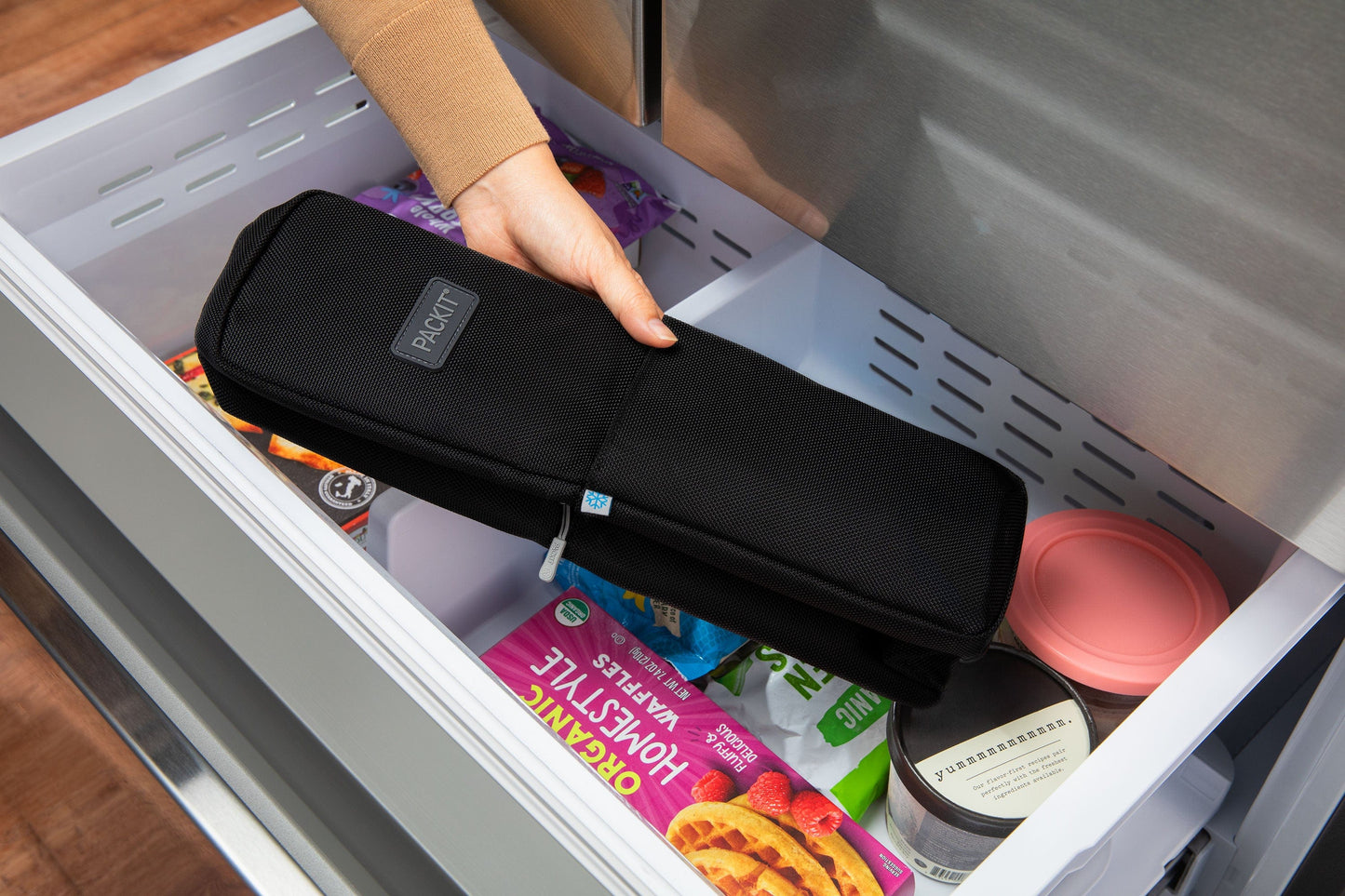 freezable-wine-carrier-m9 freezable-wine-carrier-black-freezer.jpg