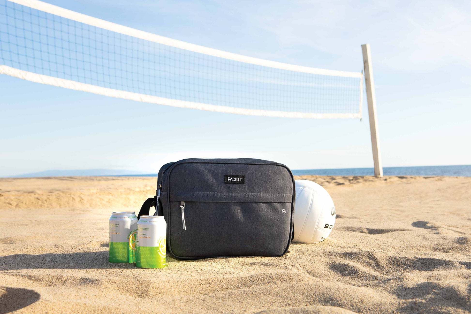 freezable-zuma-15-can-cooler-s6 2022_Lifestyle_Zuma-15-Can-Cooler_City-Charcoal_Lores.jpg