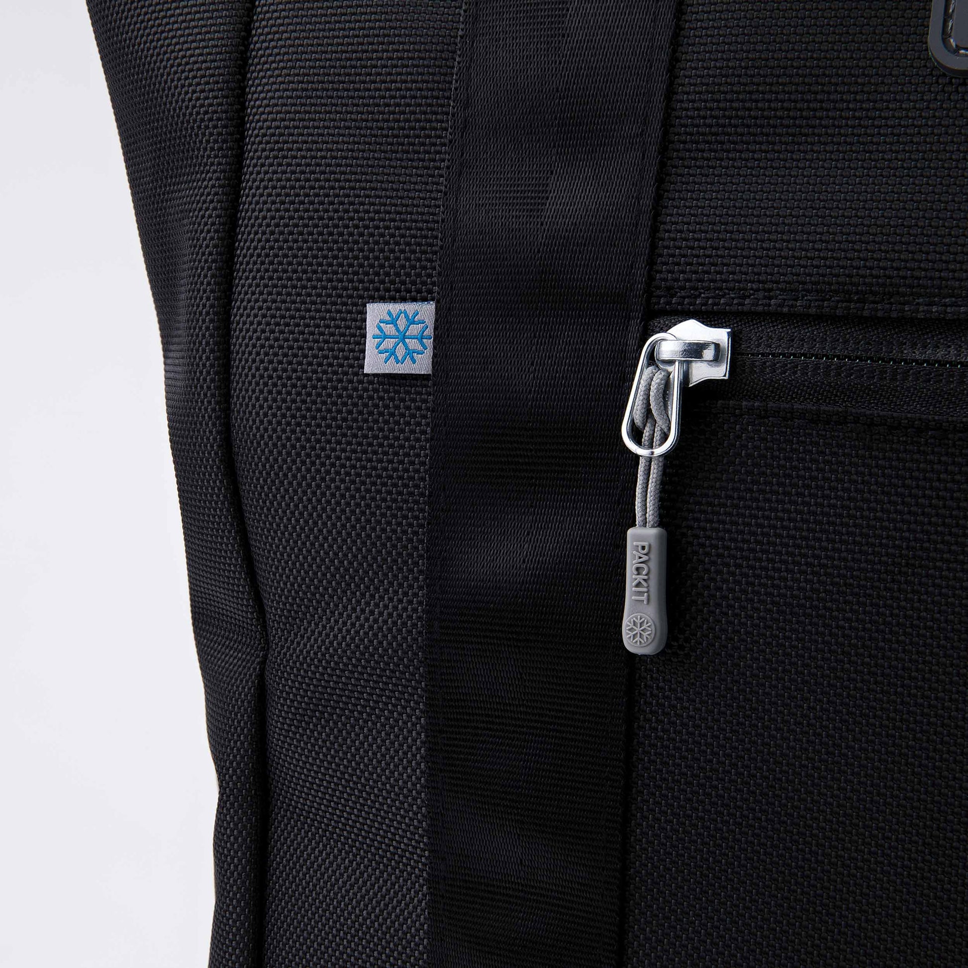 freezable-carry-tote-y8 freezable-carry-tote-black-gray-zoom-flag.jpg