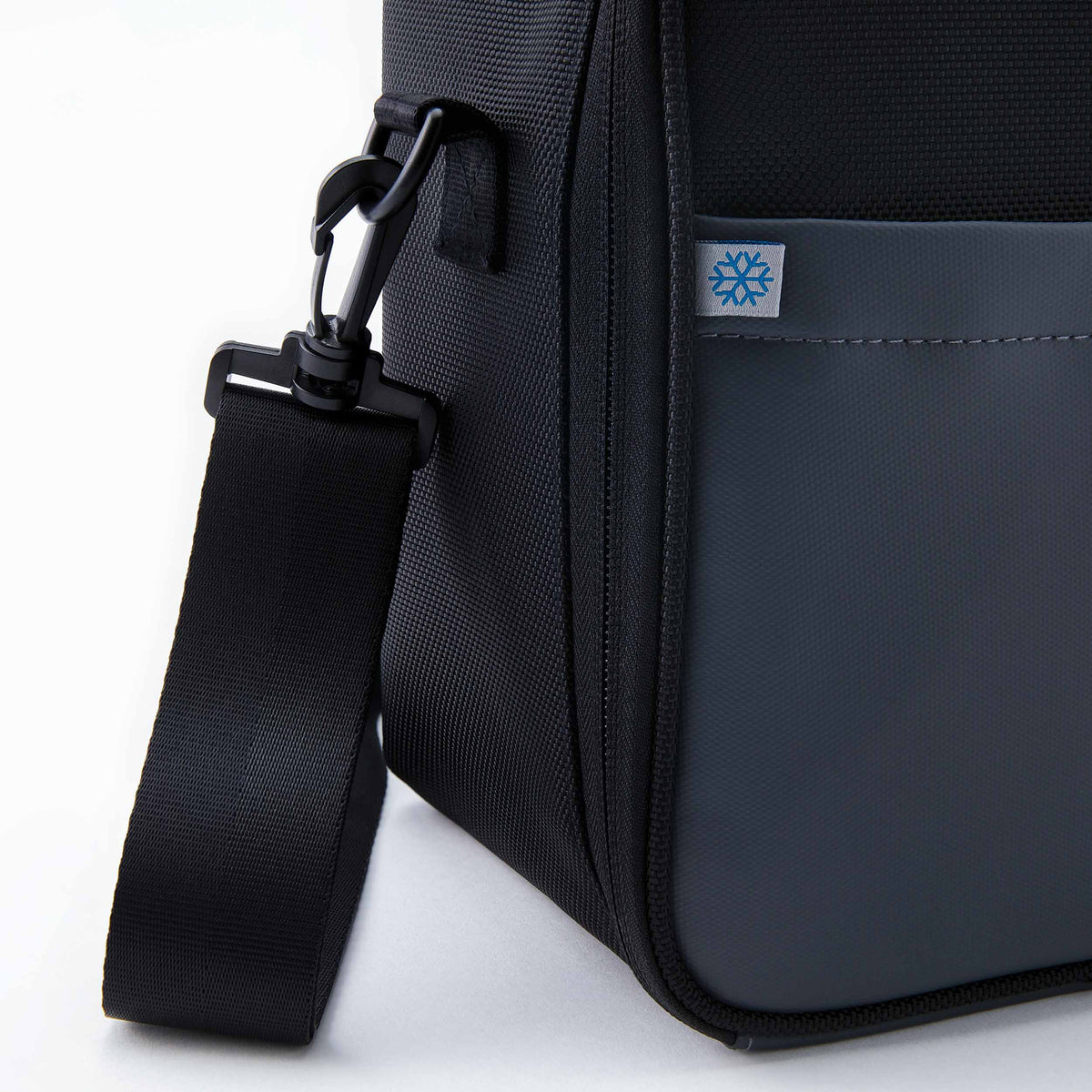 freezable-upright-lunch-box-d4 freezable-upright-lunch-box-black-gray-flag.jpg