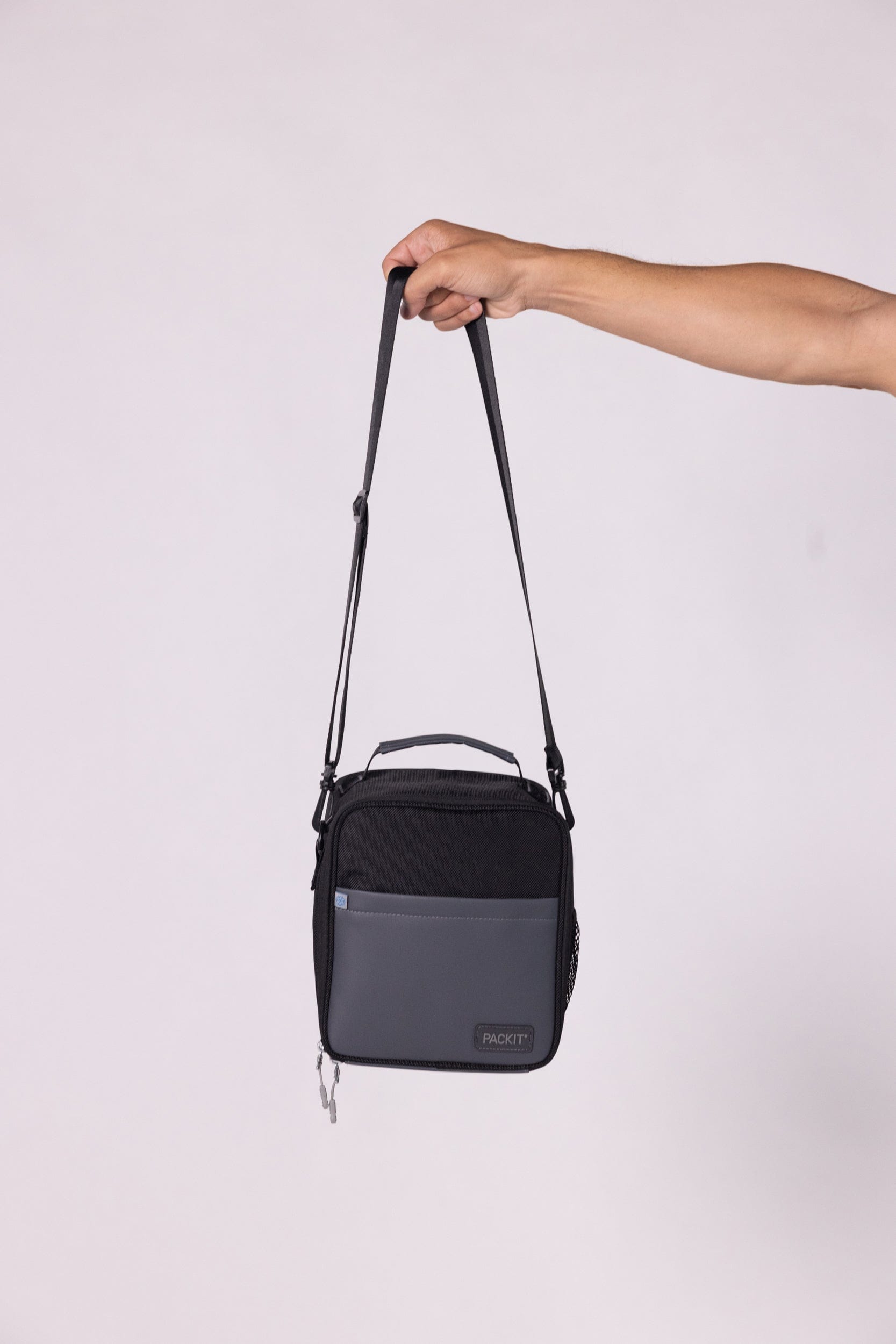 freezable-upright-lunch-box-d4 freezable-upright-lunch-box-black-gray-product-only_edit.jpg