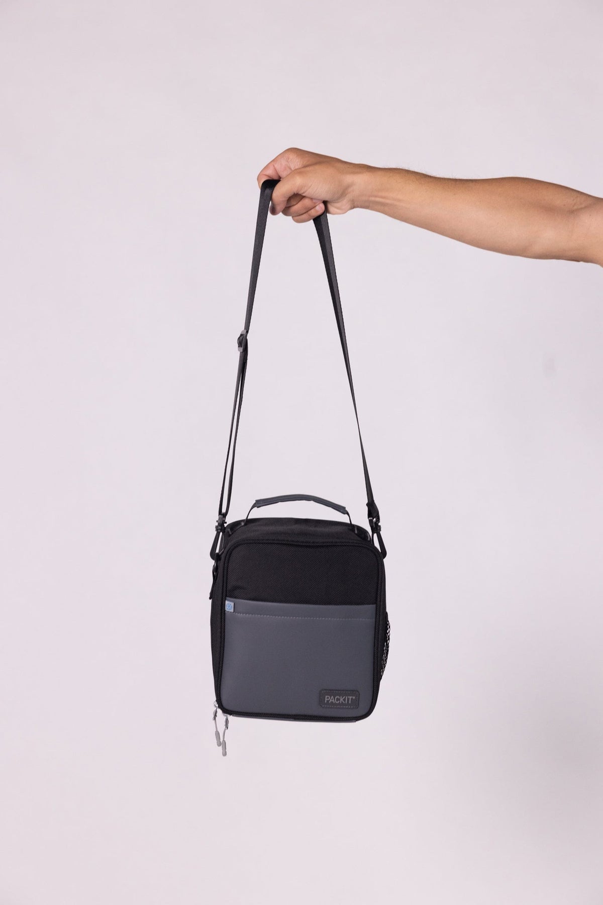 freezable-upright-lunch-box-s4 freezable-upright-lunch-box-black-gray-product-only_edit.jpg