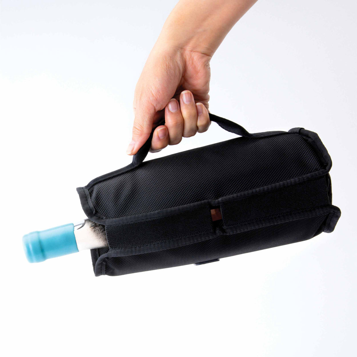 freezable-wine-cooler-o6 freezable-wine-cooler-black-pouring-with-handle.jpg